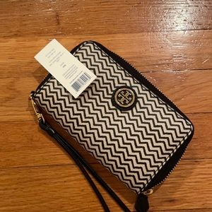 Tory Burch Black White Kerrington Smartphone Wristlet
